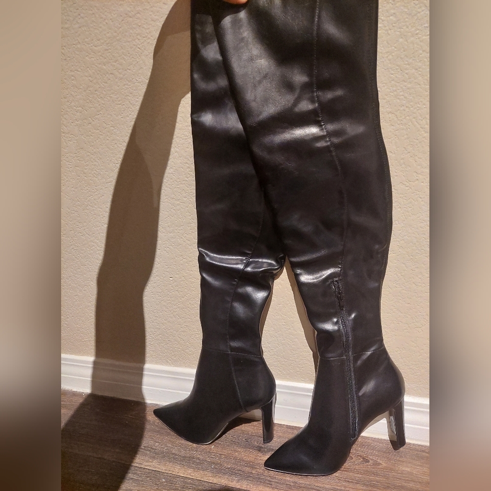 Leather Black Boots 👢